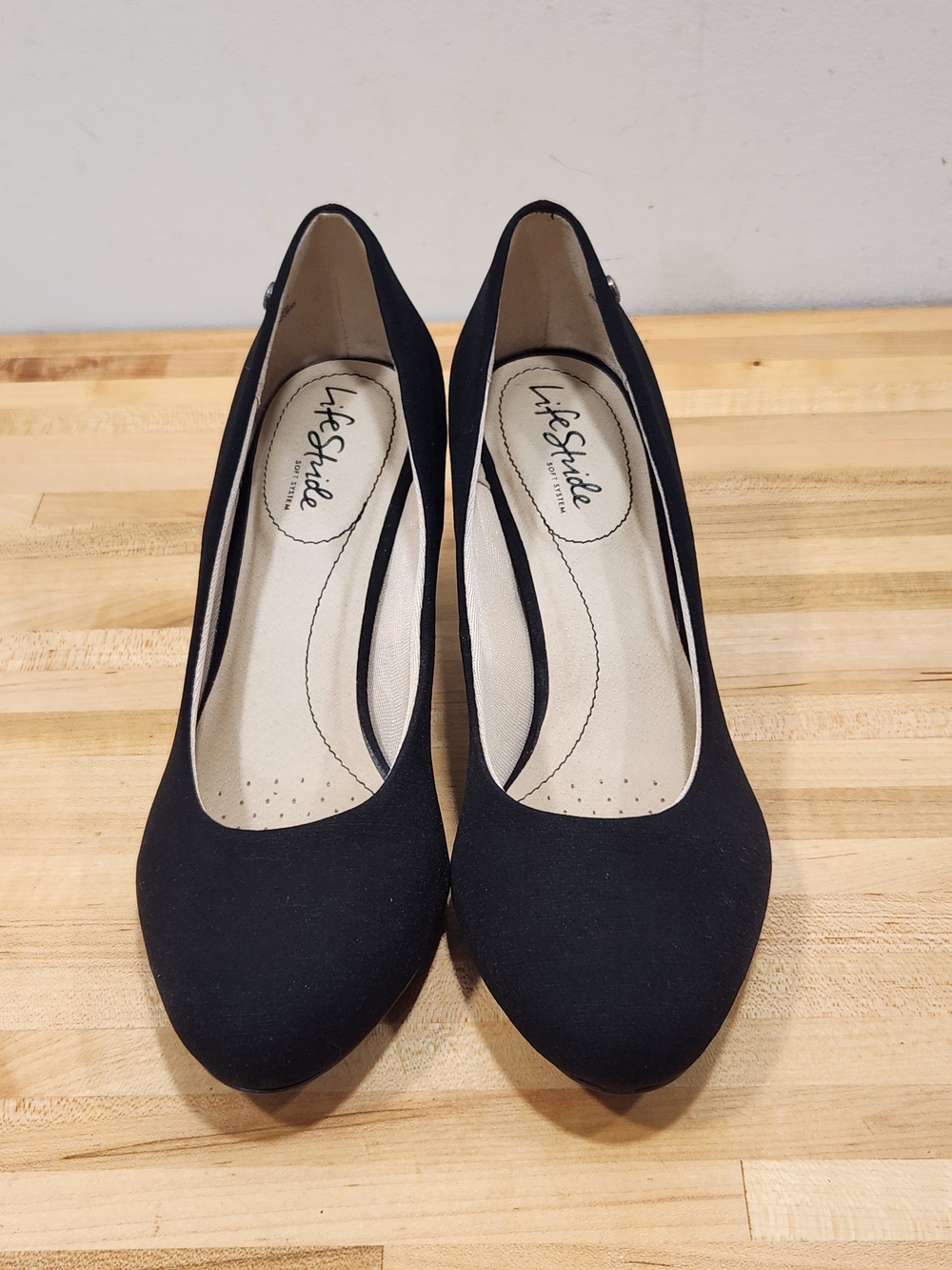 Life Stride Black Women's Classic Round-Toe Fabric Pumps 8.5